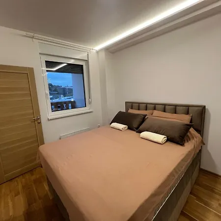 Endzy77 Apartment